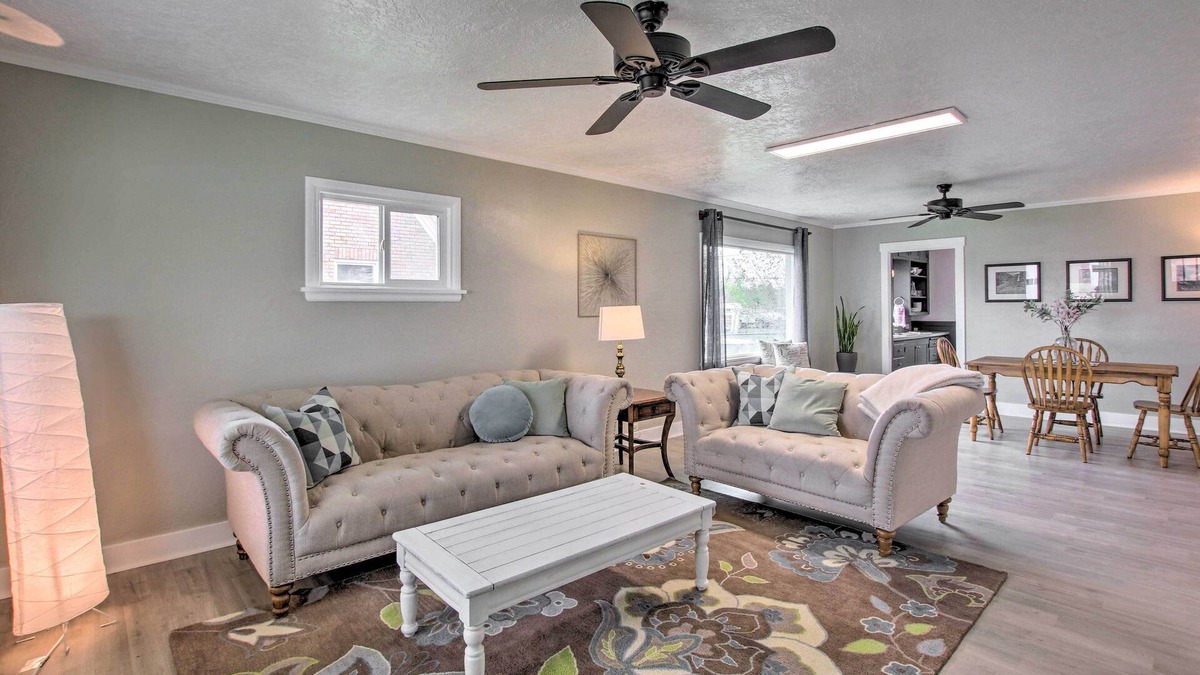 Preston House | Convenient Preston Retreat w/Private Yard!
