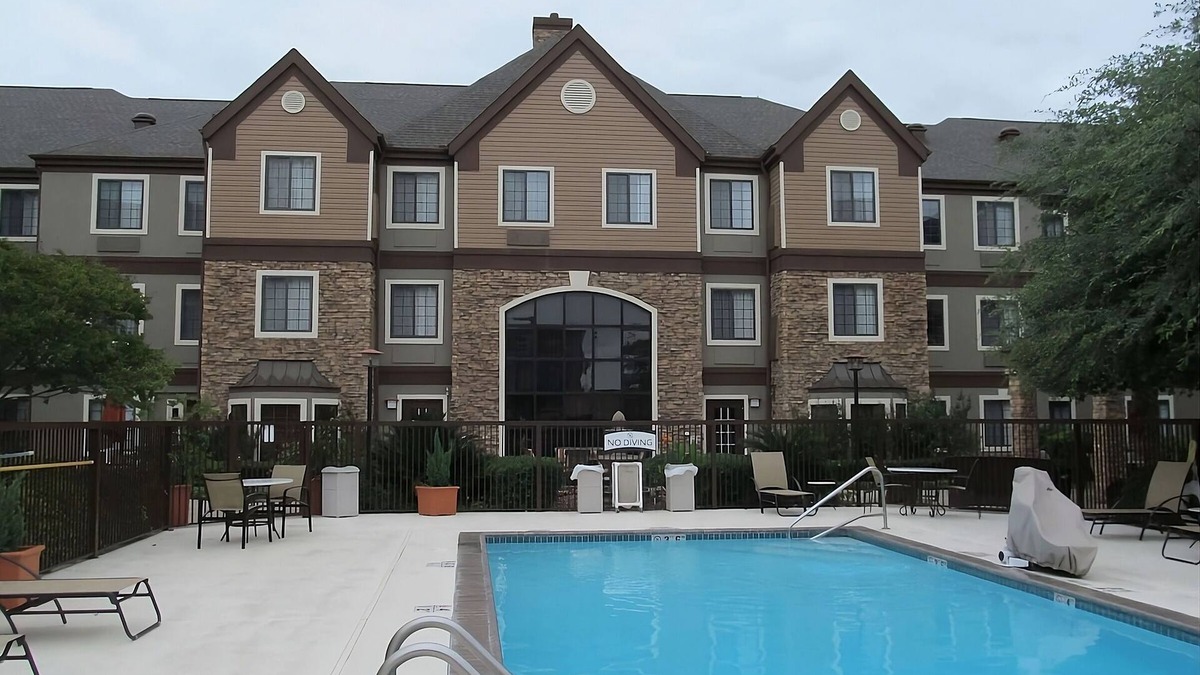 Vance Jackson Apartment | Convenient Stay! 2 Pet-friendly Units w/Full Kitchens, Free Breakfast!