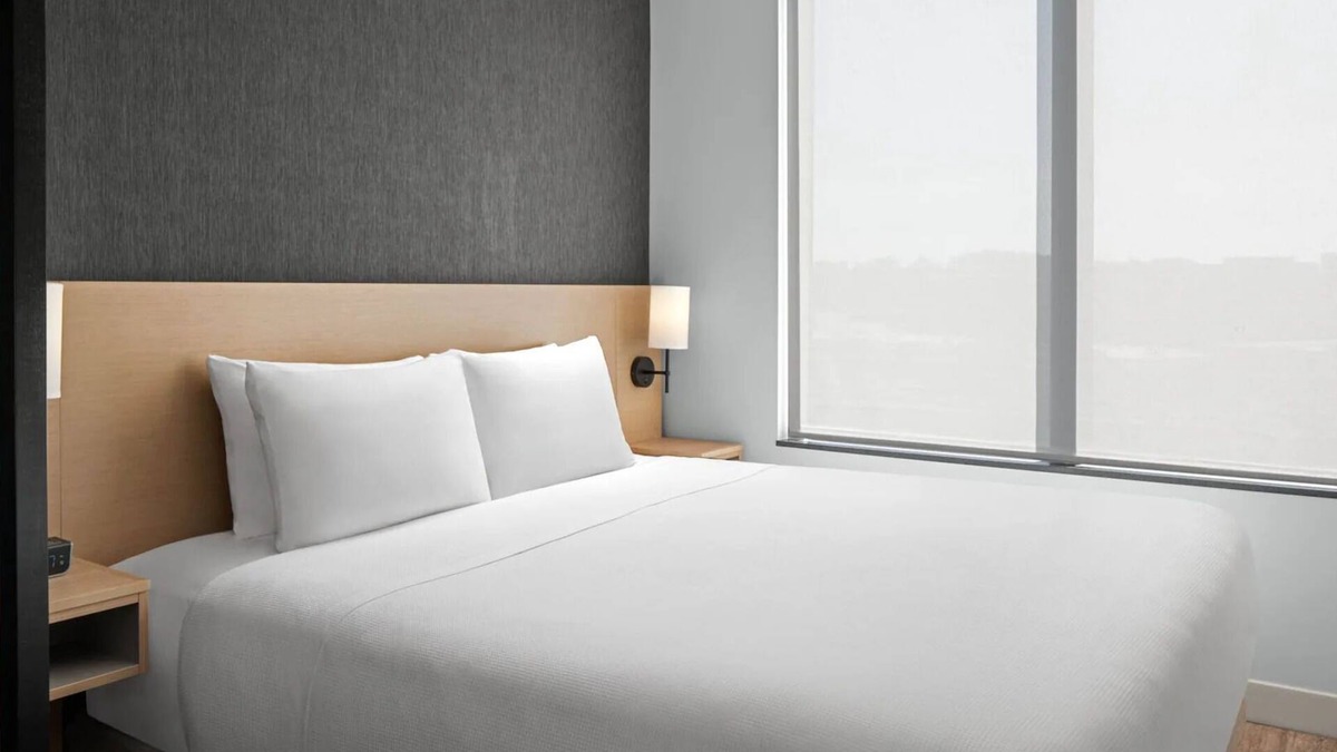 Dunwoody Hotel | Convenient Stay Near Macy's – Pet-Friendly with Complimentary Breakfast