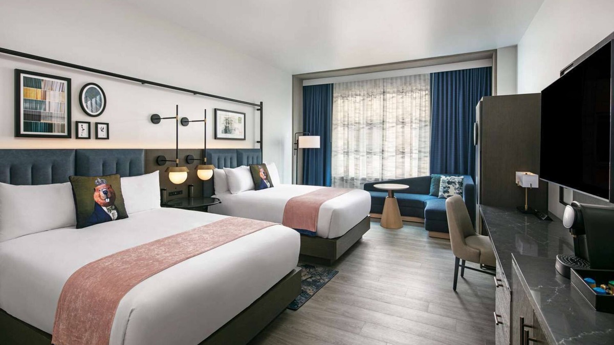 North Capitol Street Hotel | Convenient Stay, Superb Location! Contemporary Unit with City View, Pets Allowed