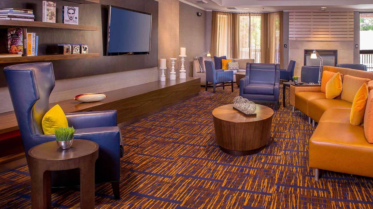 Durham Hotel | Convenient Stay, Superb Location! 2 Relaxing Units, Free Parking, Onsite Pool