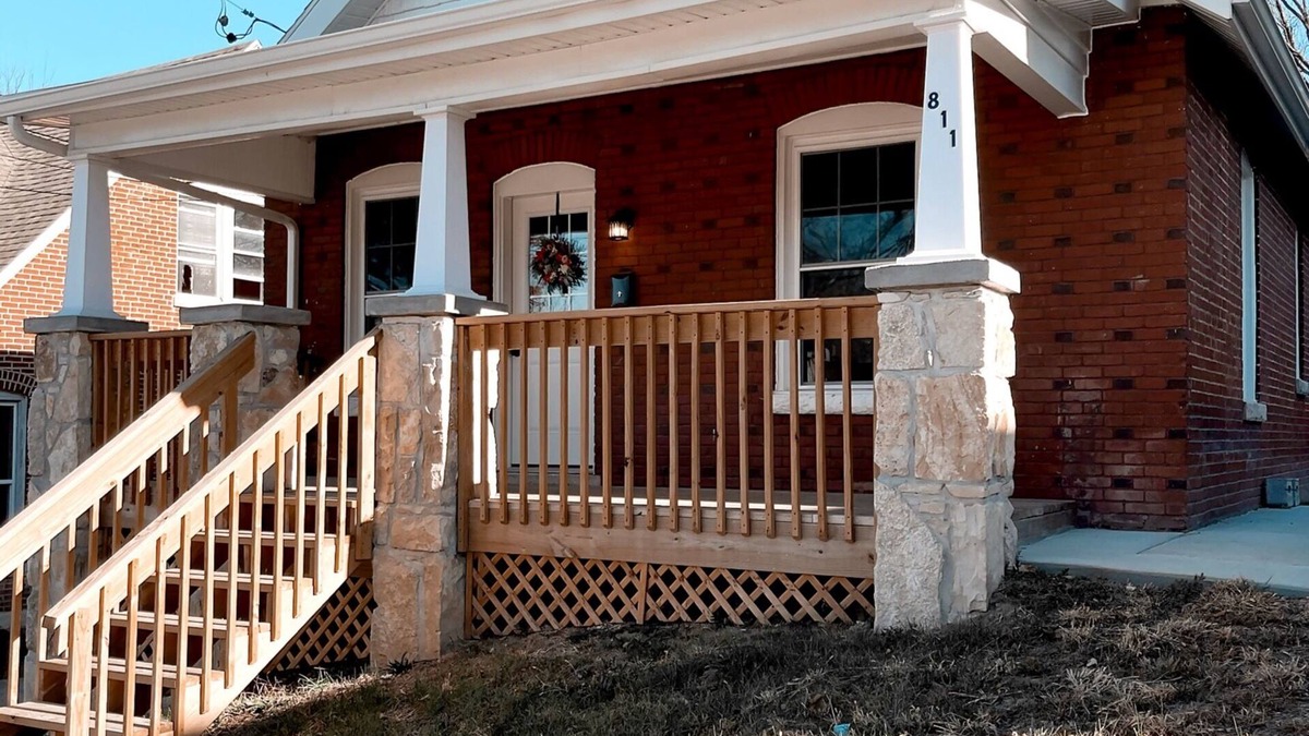 Jefferson City House | Convenient to downtown and highways in Jefferson City, spacious all to yourself