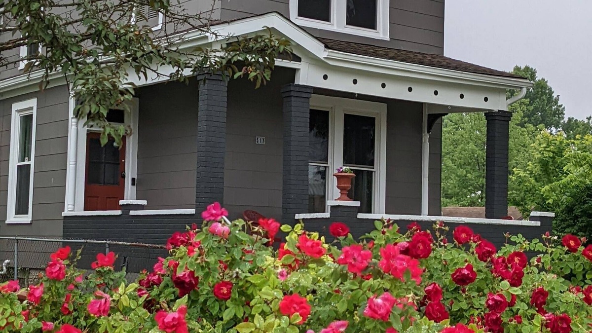 Arlington Heights House | Convenient to Everywhere! Train-Themed Bnb by active Railroad - Cincinnati Area