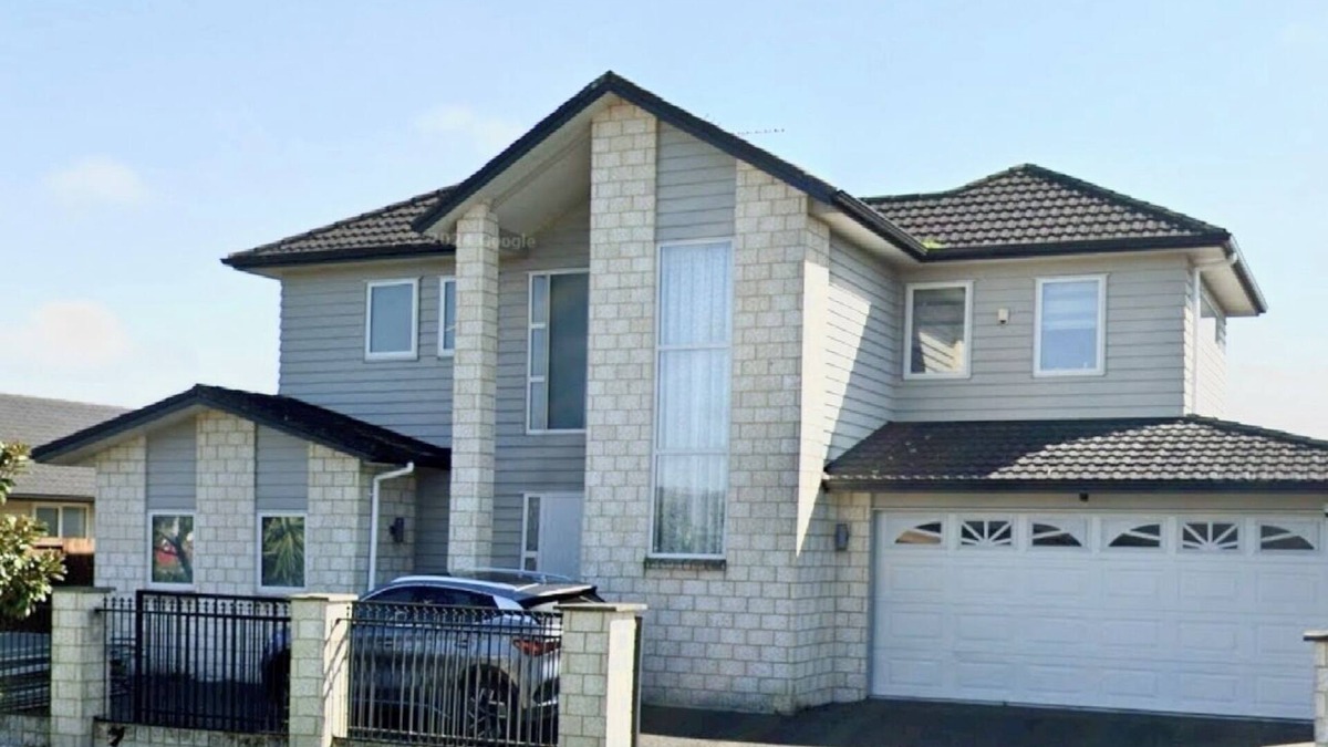 Hamilton House | Conveniently, everything you need is just a 5-minute walk away