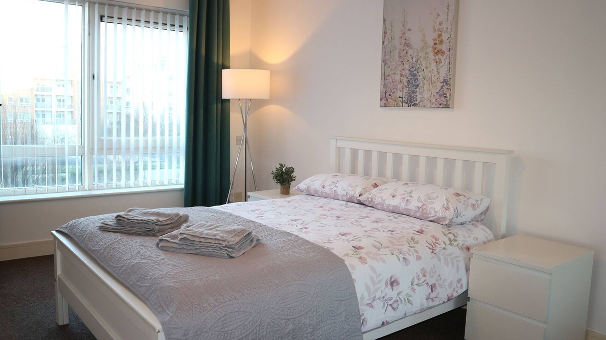 Sutton Cross Apartment | Conveniently located, 2 bedroom modern apartment