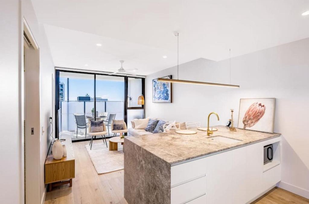 Milton Apartment | Conveniently located 2BR apt with rooftop pool at Milt