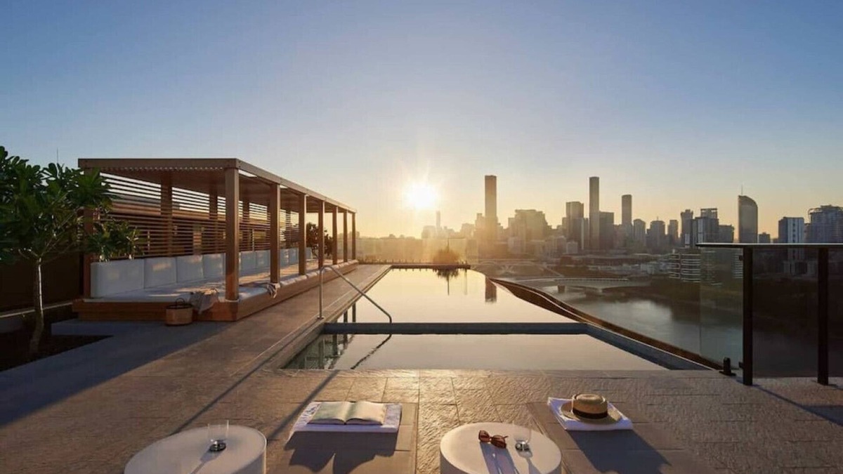 Milton Apartment | Conveniently located 2BR apt w/rooftop pool @Milt