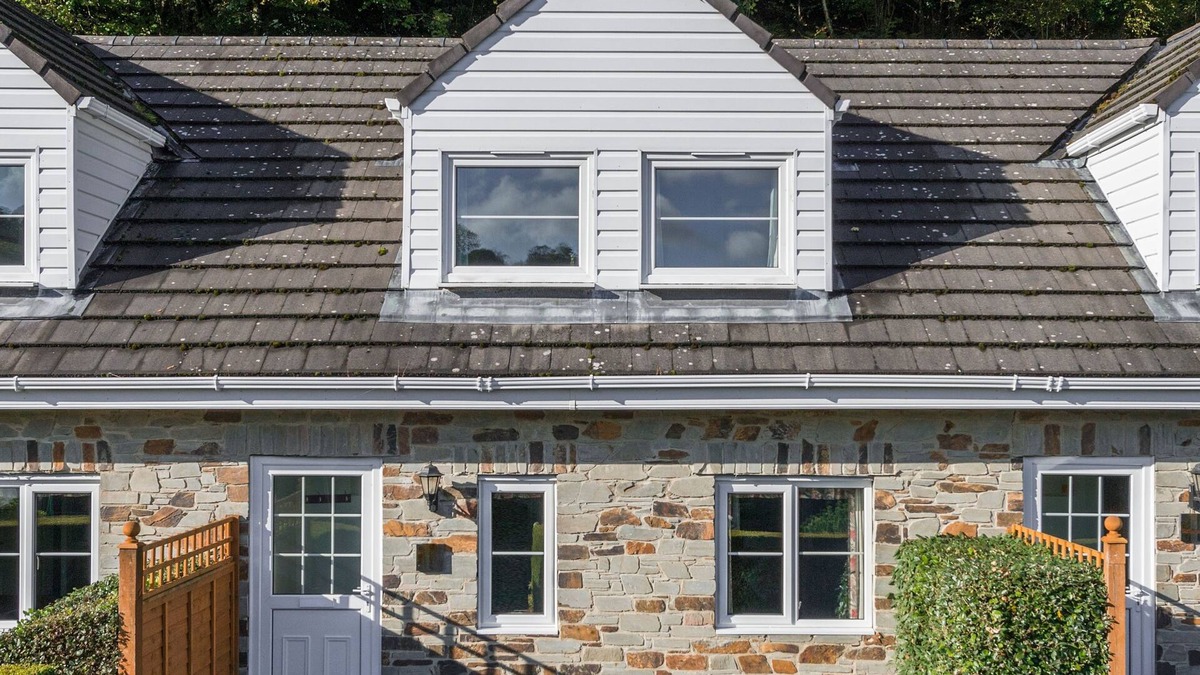 Saltash Cottage | Conveniently located to explore all that Cornwall and Devon have to offer