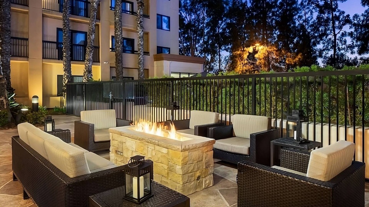 Laguna Hills Resort | Conveniently To Excellent Transportation! Near Heisler Park, Pet-Friendly