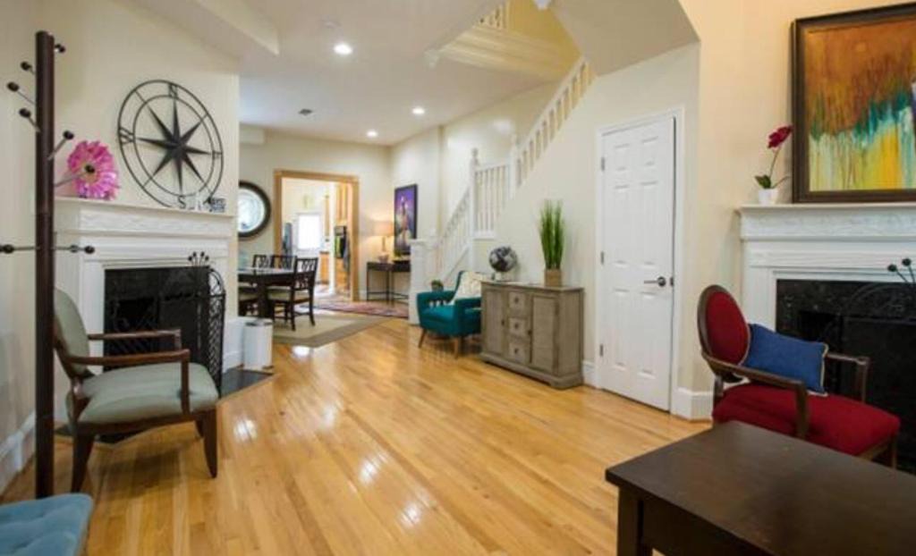 Logan Circle House | Convention Center/Logan Circle Large Cozy House.