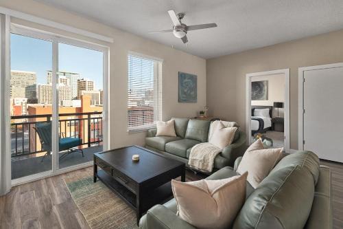Rio Grande Apartment | Convention Ctr - Stylish 2BD,2BA with Pool,Gym and Hot tub