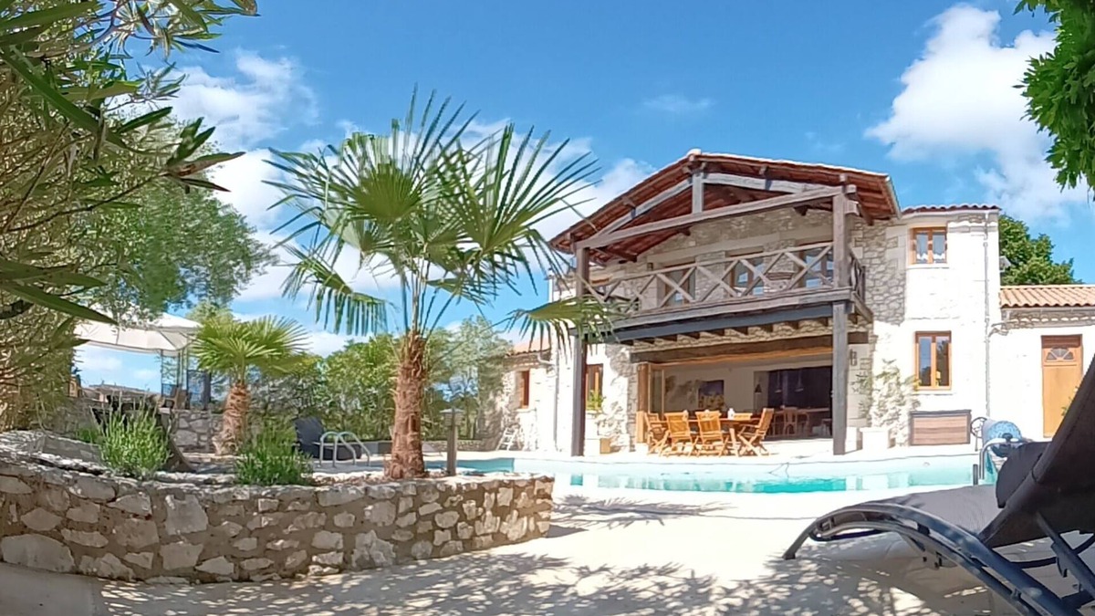 Loubezs-Bernac House | Converted Chapel With A Private Heated Pool