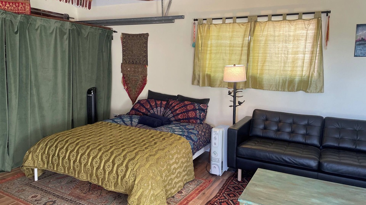 Ventura Apartment | Converted Garage in Quite Rural Neighborhood Near Freeway