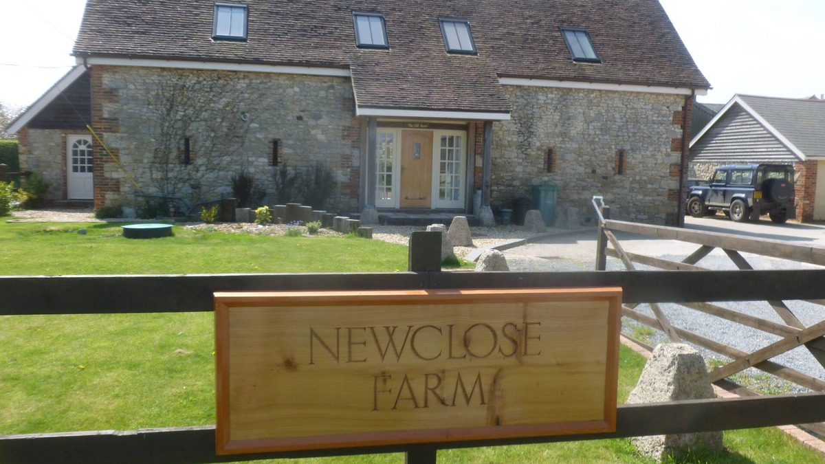 Yarmouth House | Converted Luxury Barn With Hot Tub