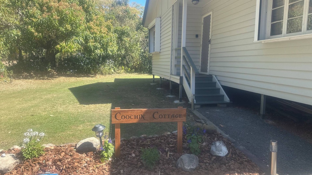 Beerwah House | Coochin Cottage, Beerwah