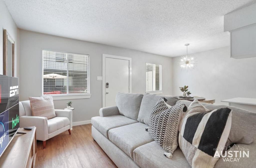 Hyde Park Apartment | Cook and Gather Around in a Fully Equipped Apartment