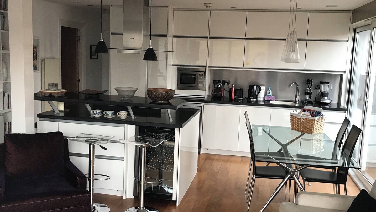 St Luke's Apartment | Cool 2-bed penthouse, with a 40 sqm terrace, stunning views on the city
