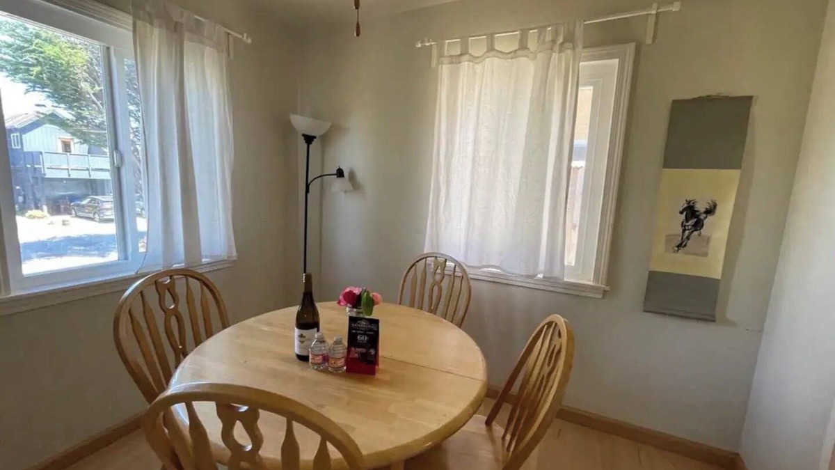 Circles House | Cool 2-bedroom house in Santa Cruz a few blocks from beach.