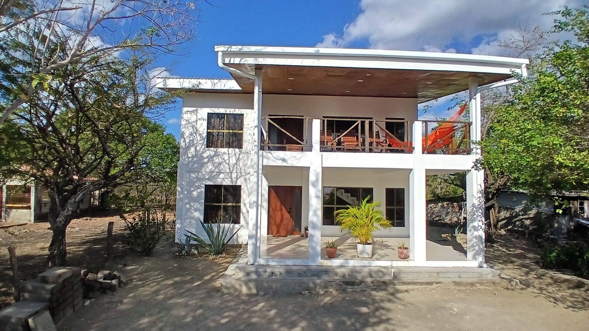 El Transito House | Cool and comfortable 3-bedroom house in welcoming El Tránsito with WiFi, AC