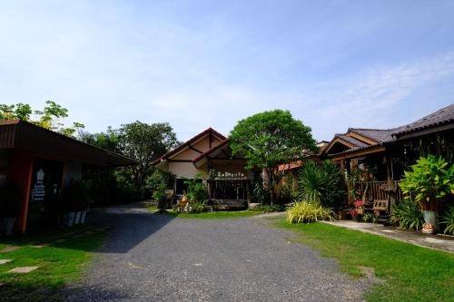 Bueang Sam Phan Resort | Cool Cat House ครูแคทเฮาส์