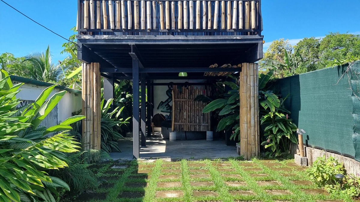 Dolega House | Cool Loft, King Bed, in Dolega, 10min to David/20min to Boquete. Private Parking