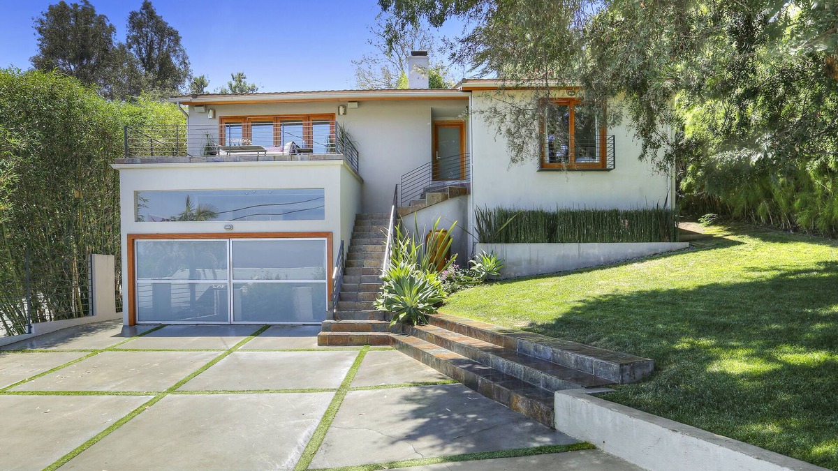 Laurel Canyon House | Cool Mid-Century Hollywood Hills Retreat (upper unit)*view/pool