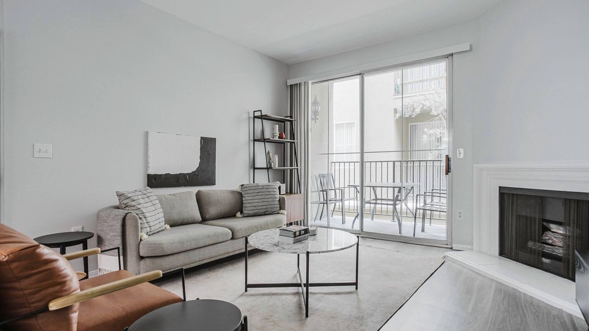 Rancho Park Apartment | Cool Westwood 2BR w/Courtyard, Rooftop & Entertainment, by Blueground