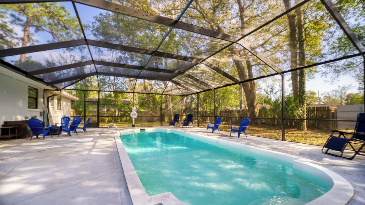 Arlington House | ~Coolside Ranch Home Sleeps 9 Cool Pool~
