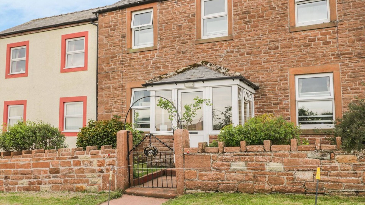Carlisle Cottage | COOMBS VIEW, pet friendly, with open fire in Armathwaite