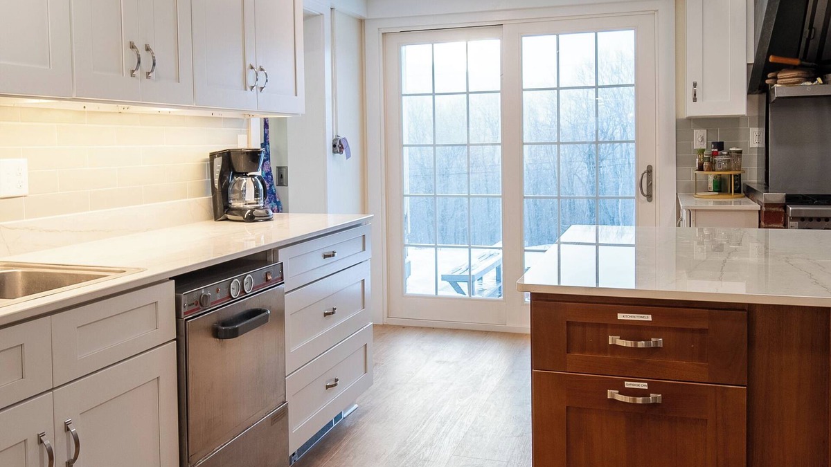 West Dover Hotel | Cooper Hill Inn