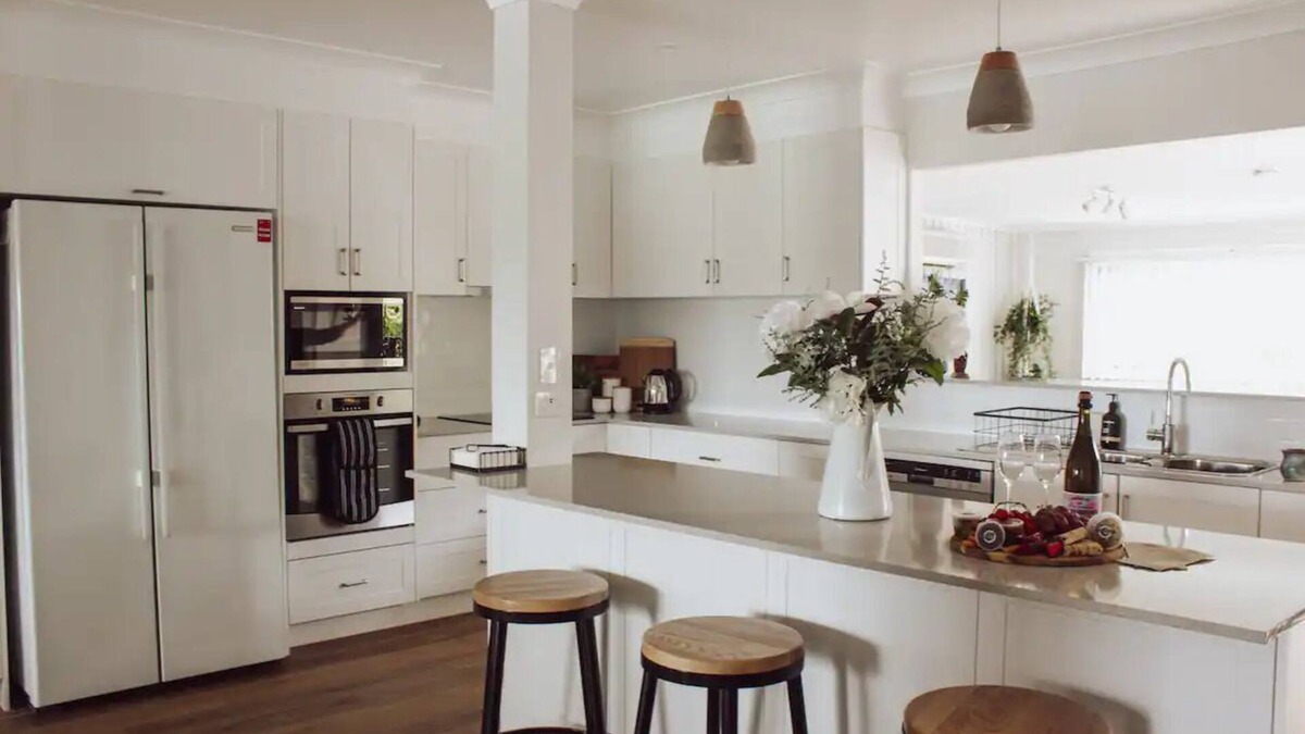 Cessnock House | Cooper Street close to everything !n