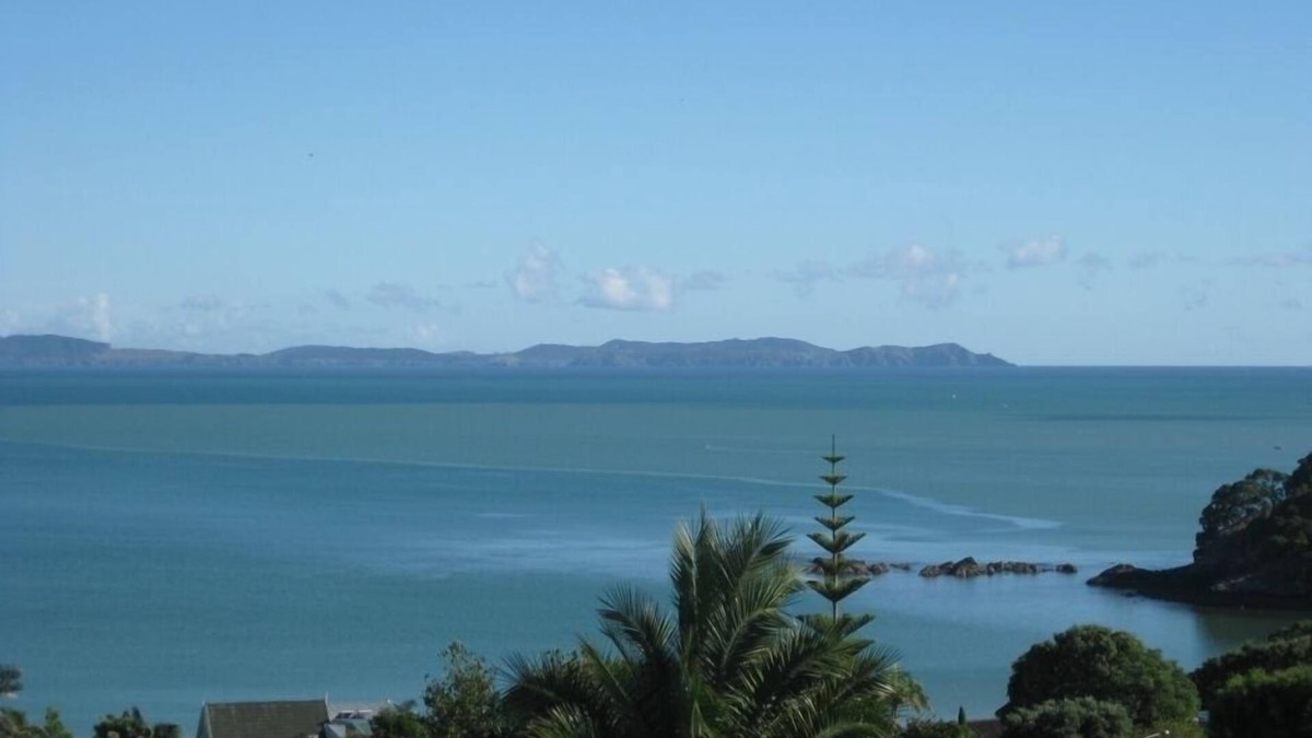 Coopers Beach House | Coopers Beach house with stunning views over Doubtless Bay