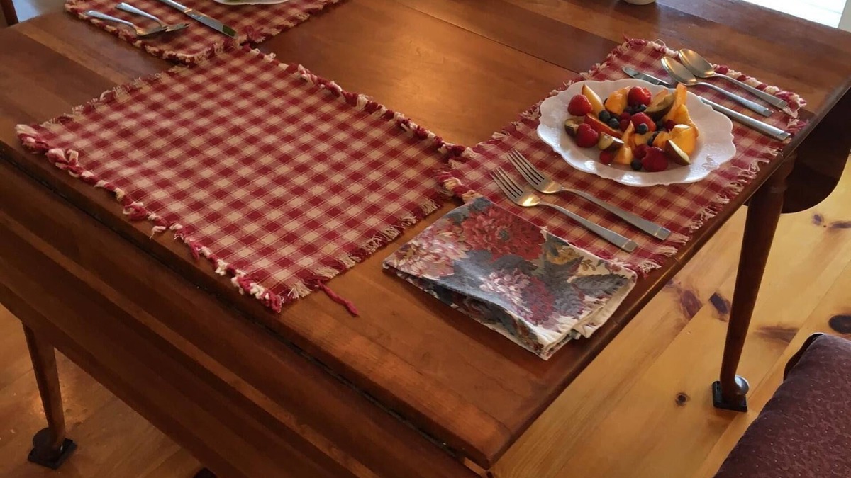 Richfield Springs Bed & Breakfast | Cooperstown's Chateau du Lac master suite