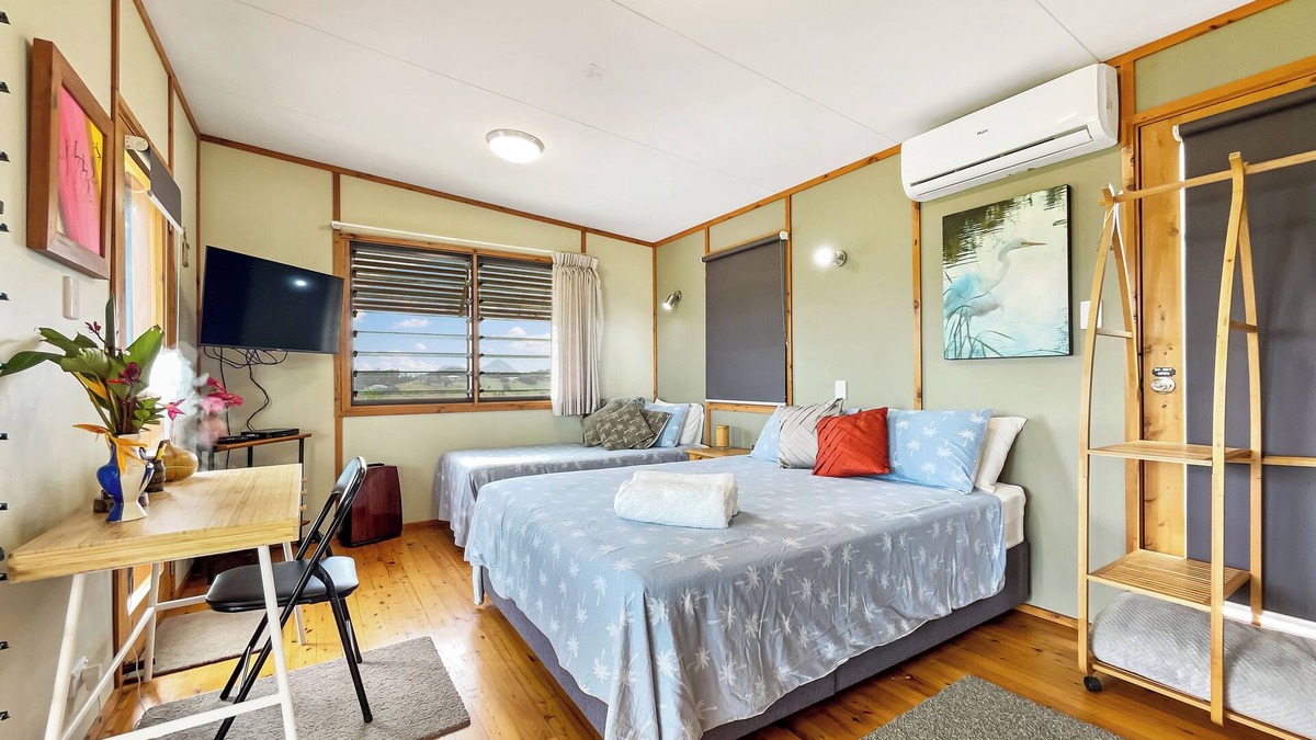 Cooroy Cottage | Cooroy - Bewell Eco Cottage - Garden Views - 25 mins to Noosa Heads -