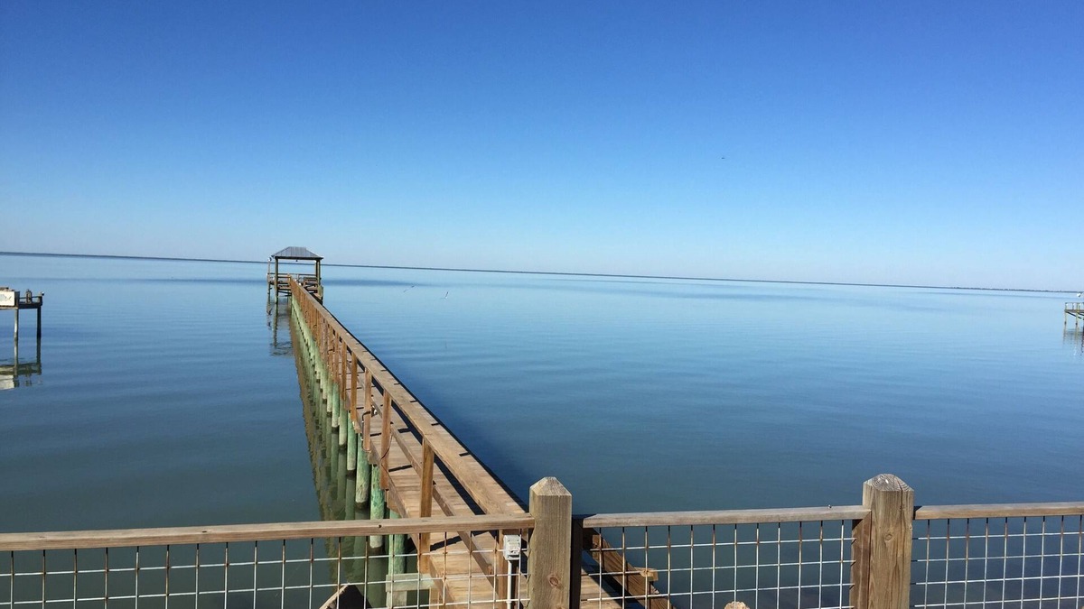 Rockport House | Copano Bayfront Home w 385' private pier w night lights!