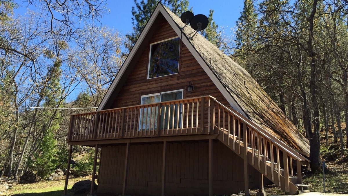 Montague Cabin | Copco Lake Cabin Retreat