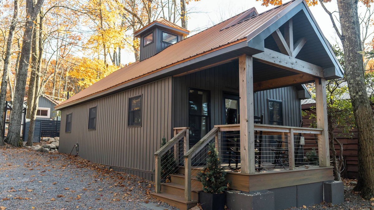 Lake Harmony Estates Cabin | Copper Cabin at Lake Harmony! Lake, private beach, hike, dine, bars & More.