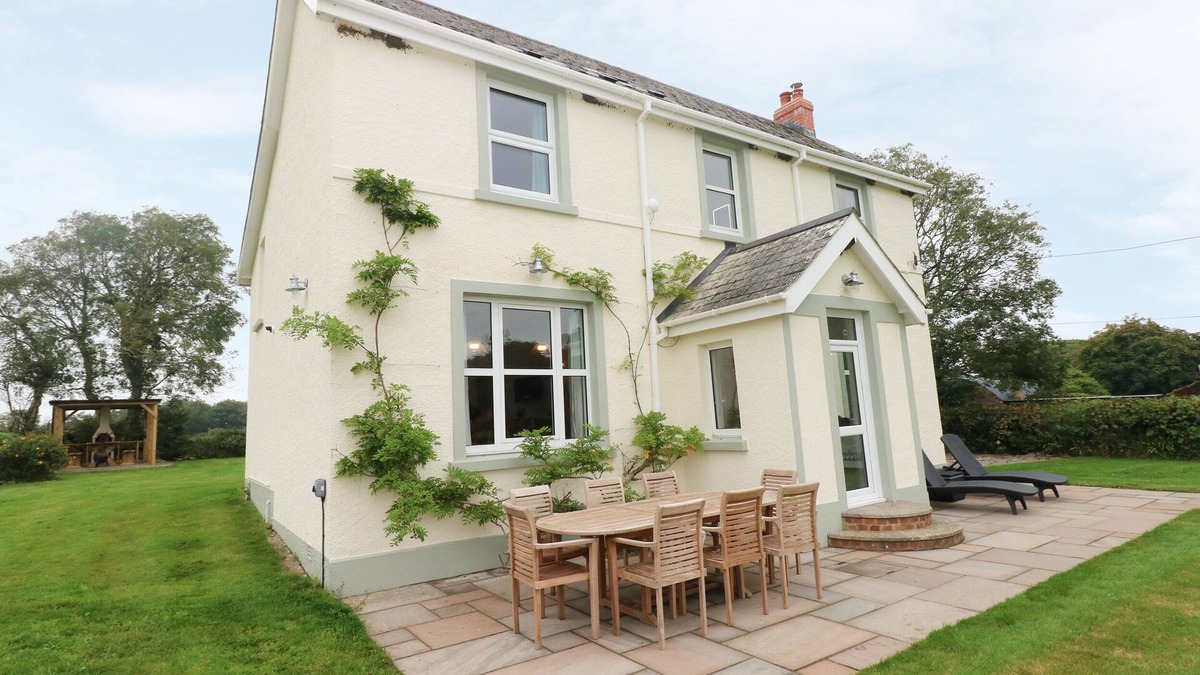 Narberth Cottage | COPYBUSH COTTAGE, pet friendly, luxury holiday cottage in Lawrenny