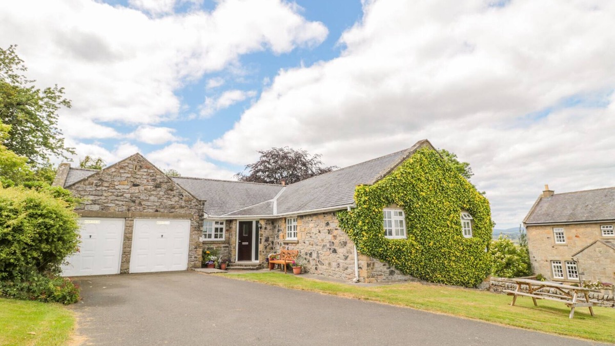 Old Bewick Cottage | COQUET VIEW COTTAGE, pet friendly, with open fire in Rothbury