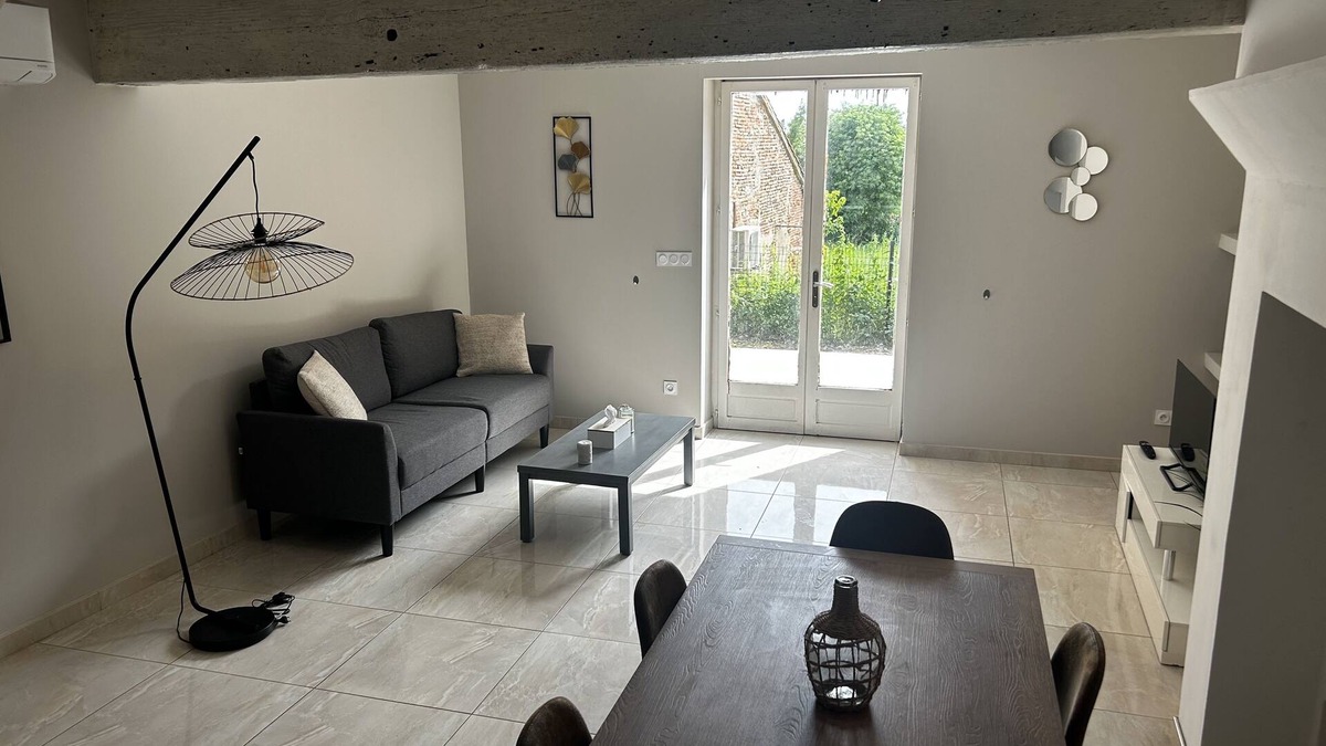 Saint-Loup-Cammas House | Coquette Maison Climatisée