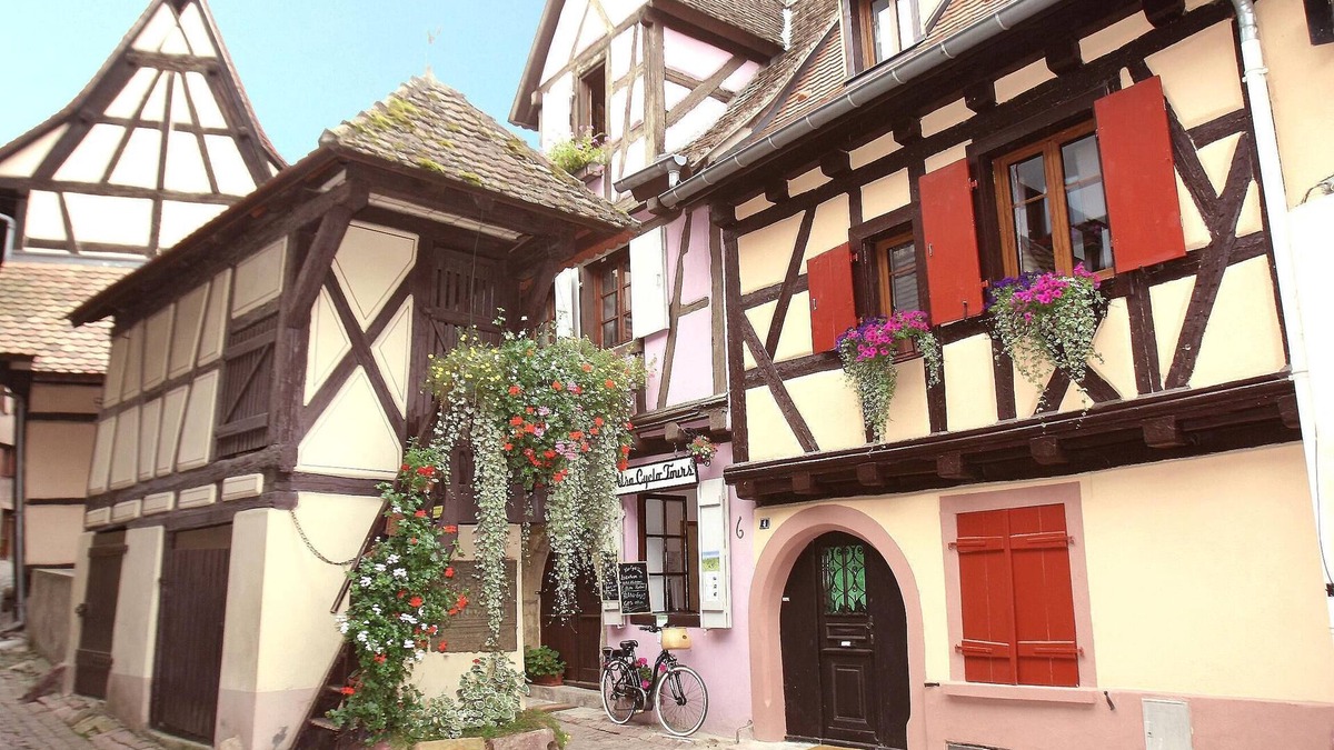 Eguisheim Cottage | Coquette timbered house of the 17th century renovated