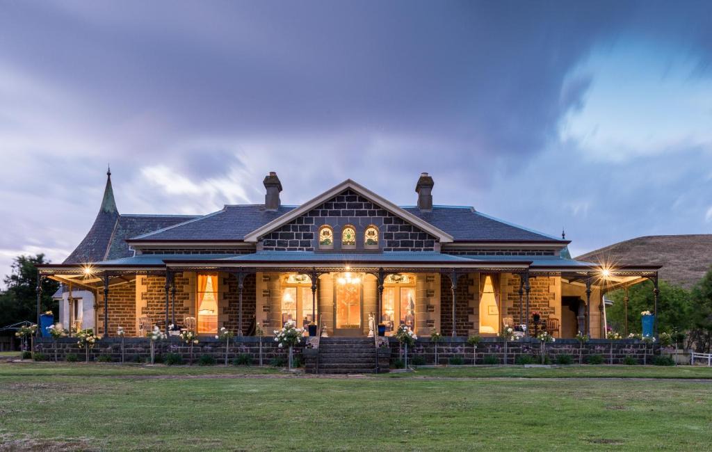 Coragulac House | Coragulac House Cottages