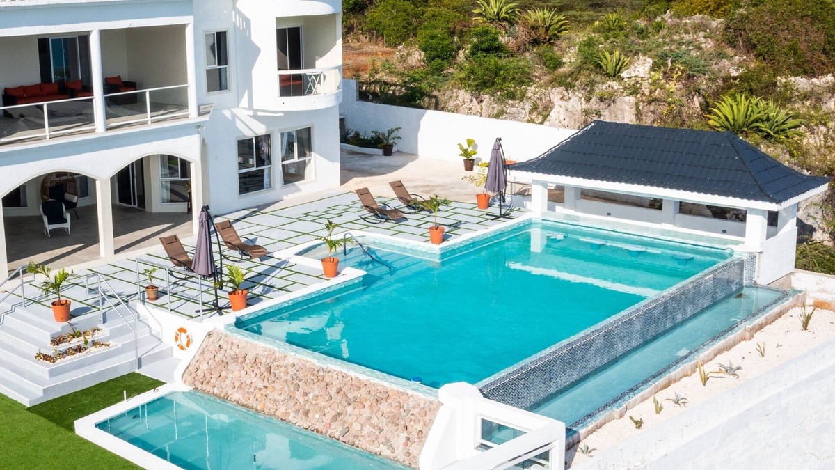 Treasure Beach House | Coral Bay Chateau - Luxury Villa in Treasure Beach