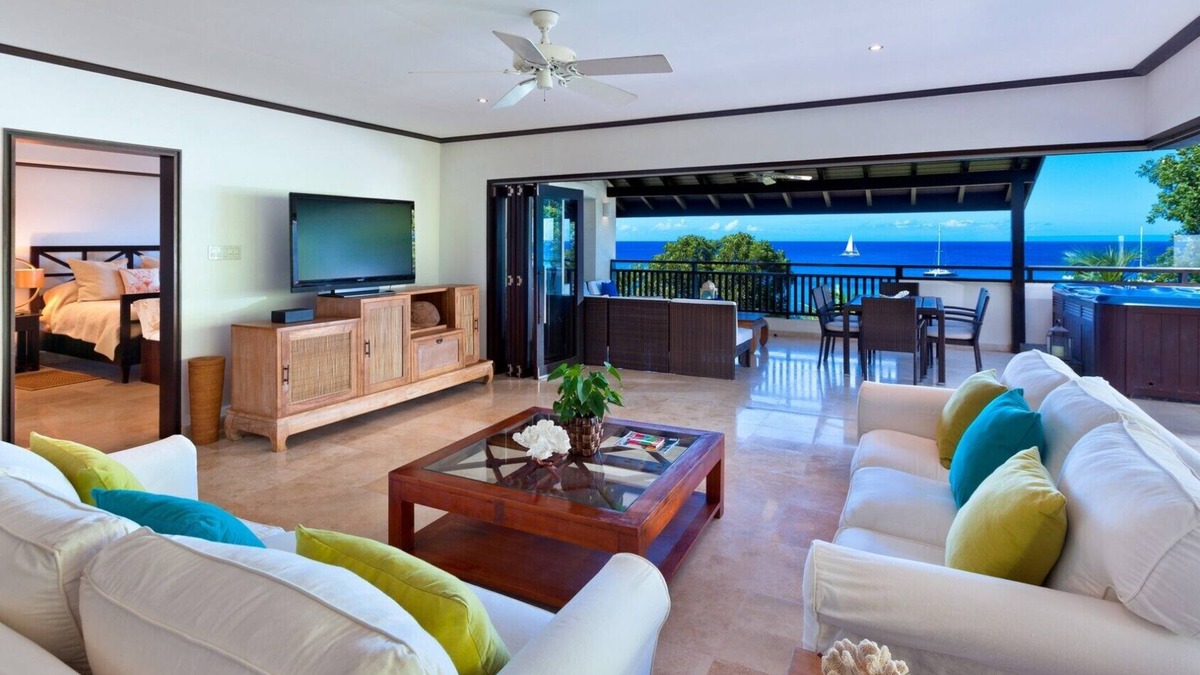 Old Trees Bay Villa | CORAL COVE 15 PENTHOUSE BARBADOS - Beachfront Penthouse