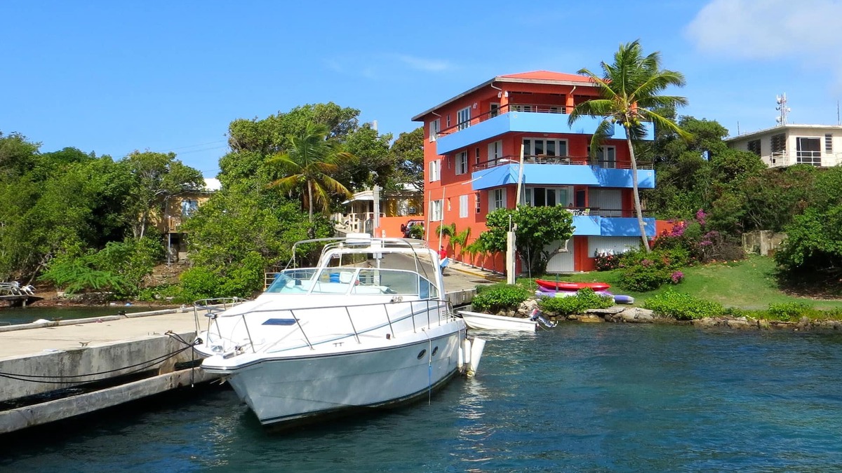 Culebra Pueblo Apartment | Coral Cove: Elegant Waterfront Apartment With A Spectacular View of Paradise