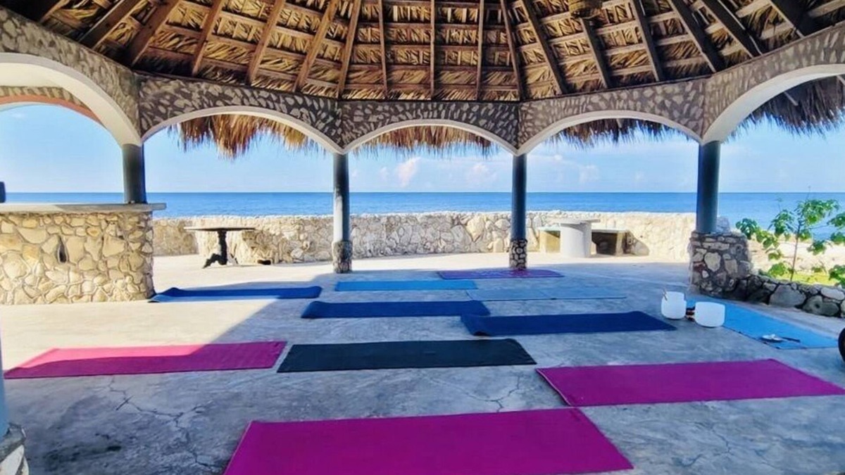 Little Bay Hotel | Coral Cove Wellness Resort