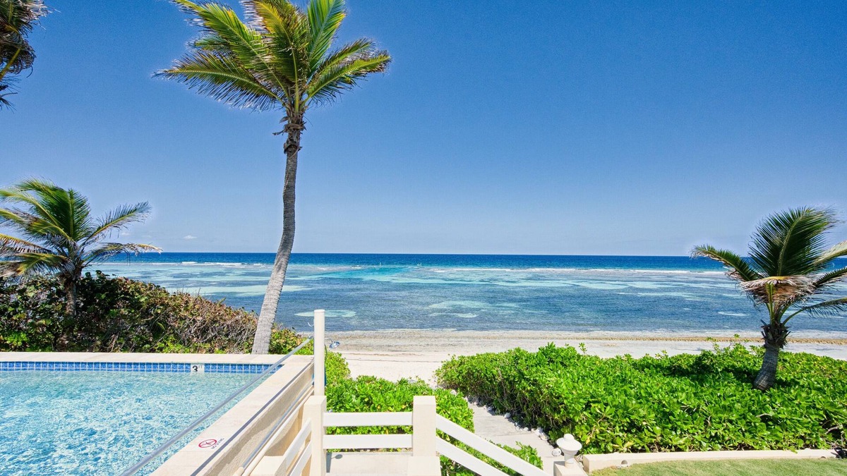 North Side Villa | Coral Loft 4BR + 1 BR Oceanfront Villa w/Private Pool & Beach in Grand Cayman