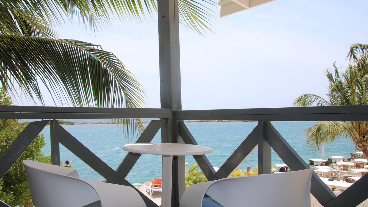 De Bruynewijk Hotel | Coral Reef Beach Aruba