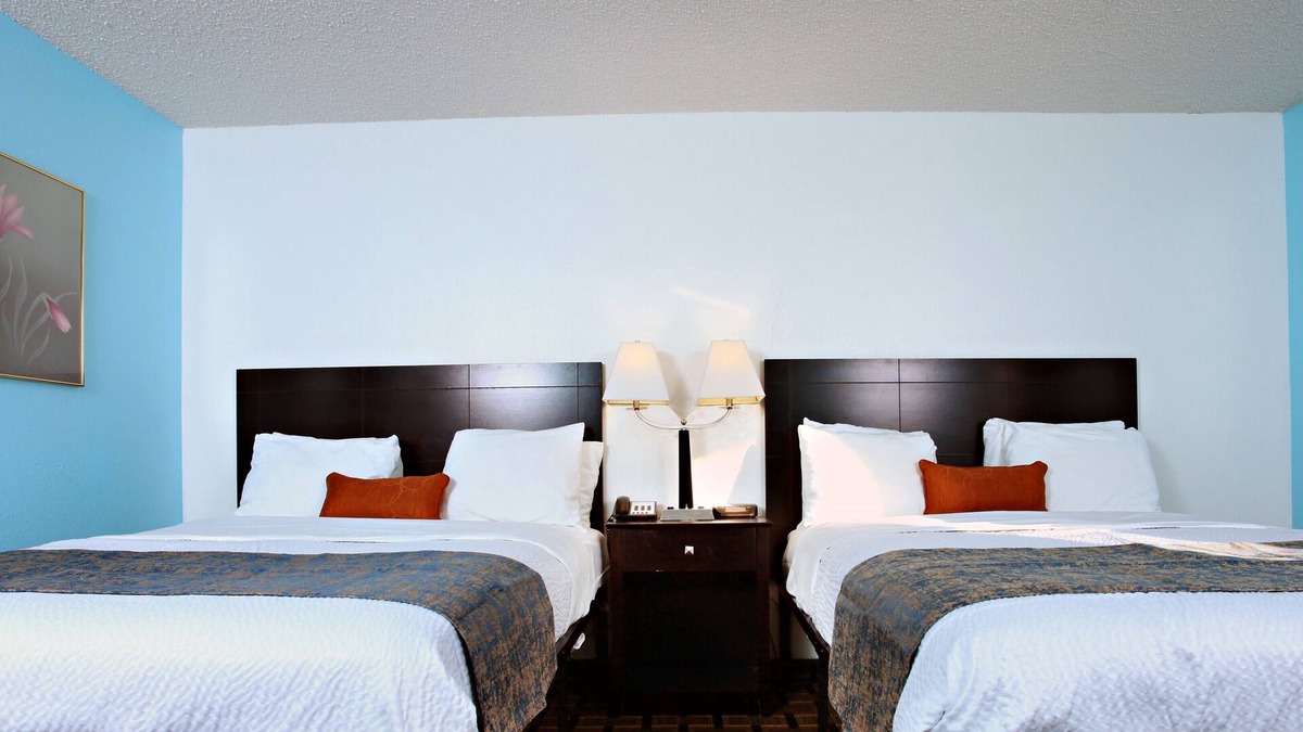 Newton Hotel | Coratel Inn & Suites By Jasper Newton - 2 Double Bed NS