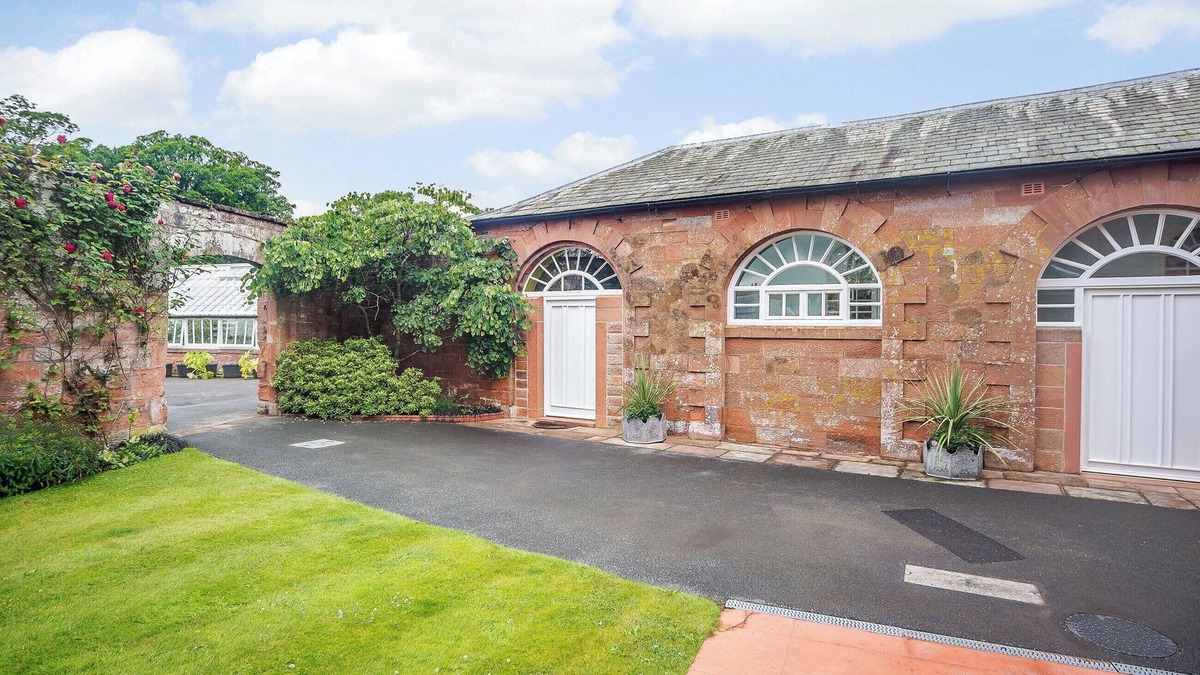 Great Corby Cottage | Corby Castle - Courtyard - UK34670